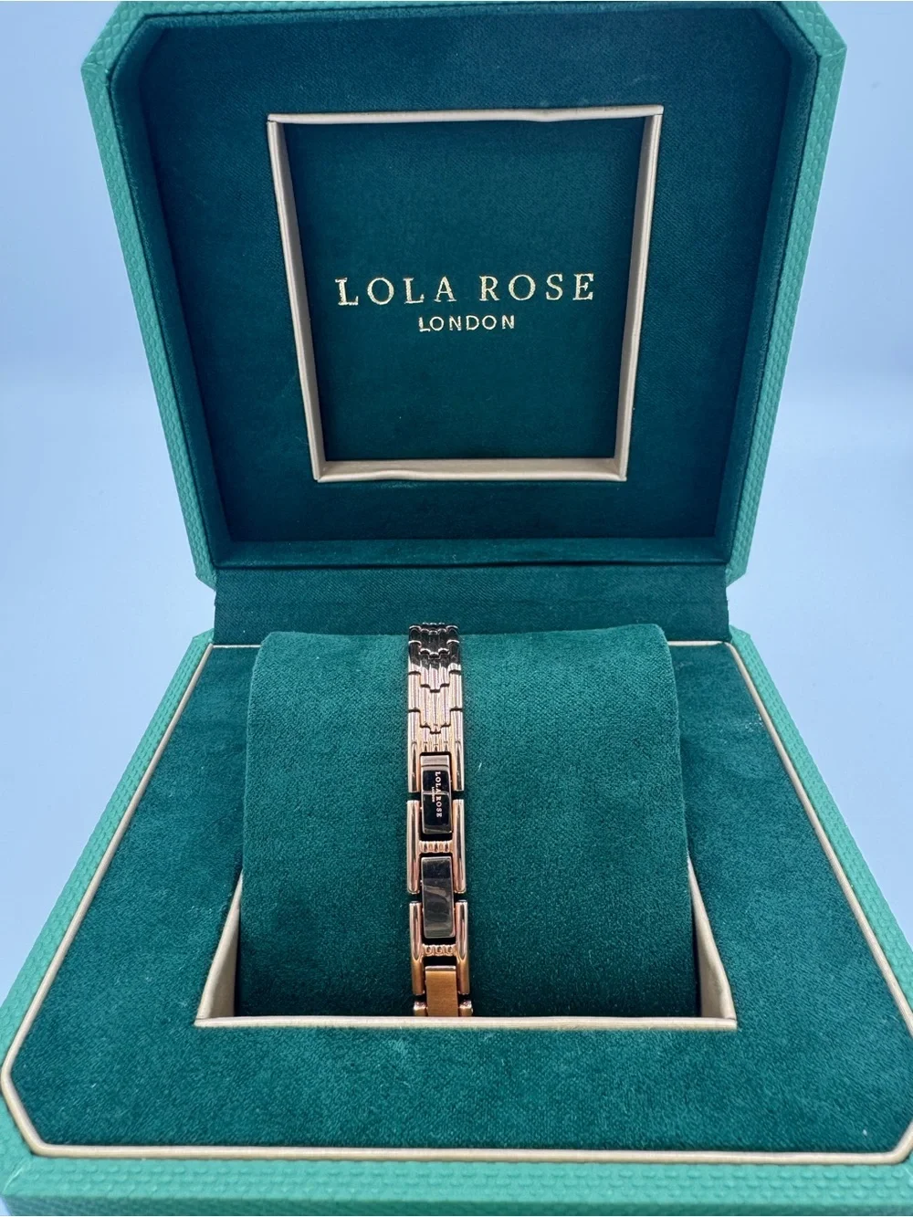 Show-stopper! LOLA ROSE, Rose-gold-tone Bracelet Watch, stunning ocean blue dial